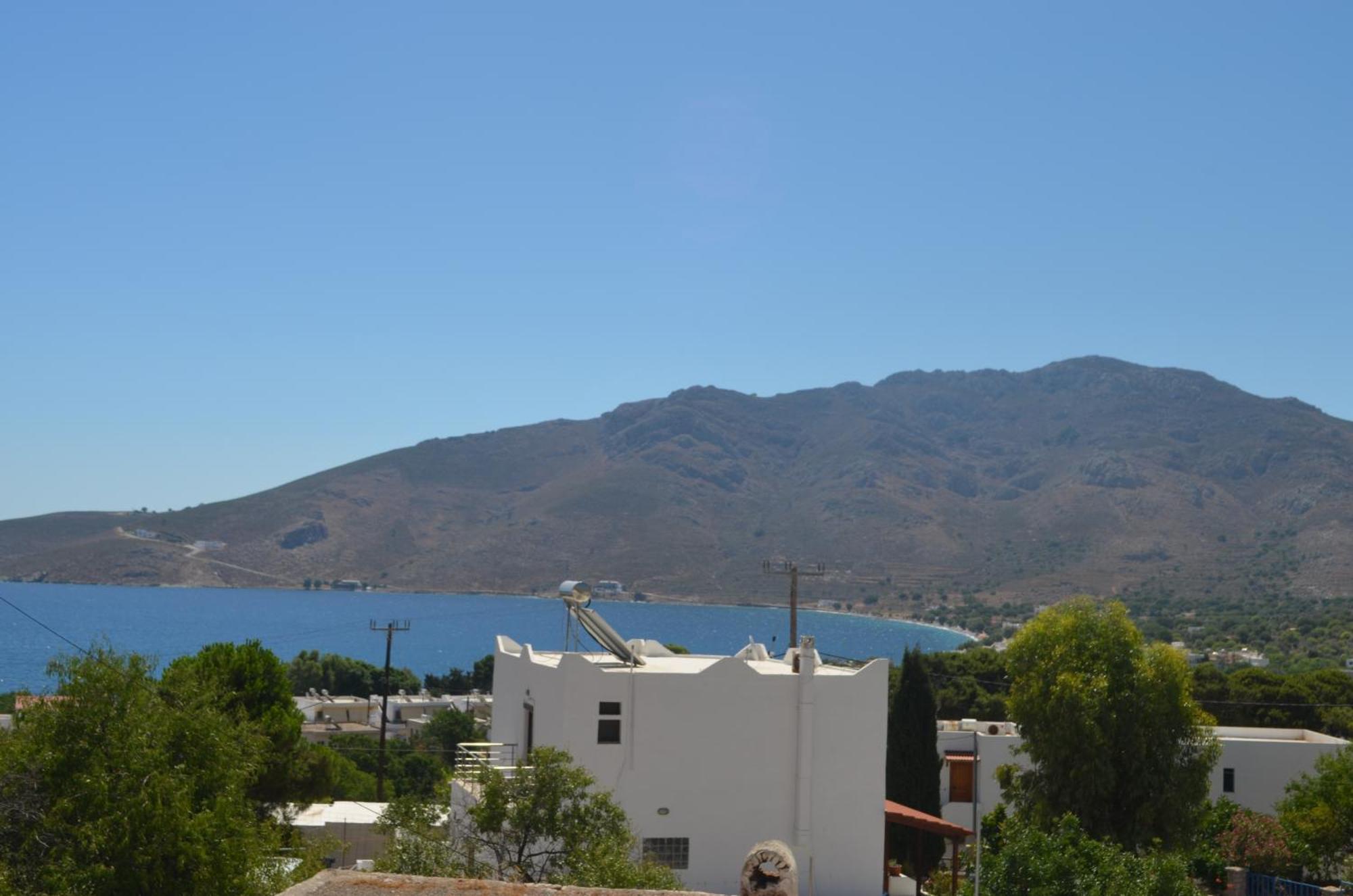 Nikos Studios Livadia  Exterior photo