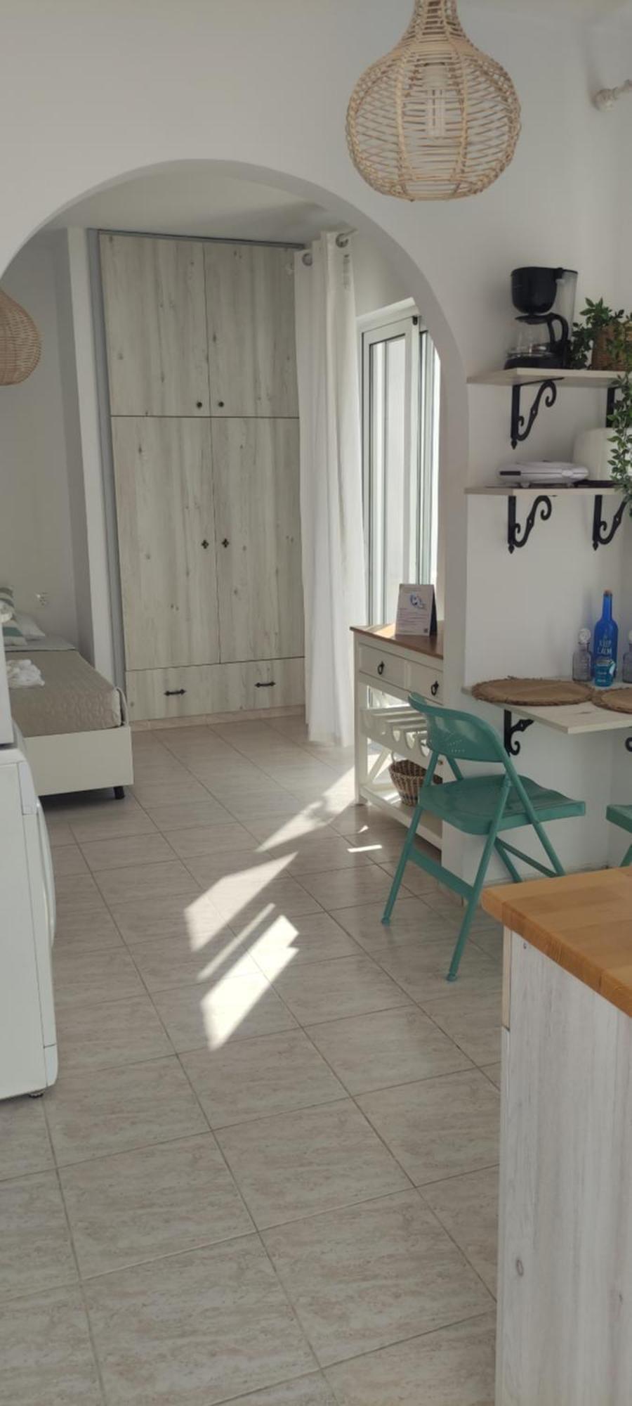Nikos Studios Livadia  Room photo