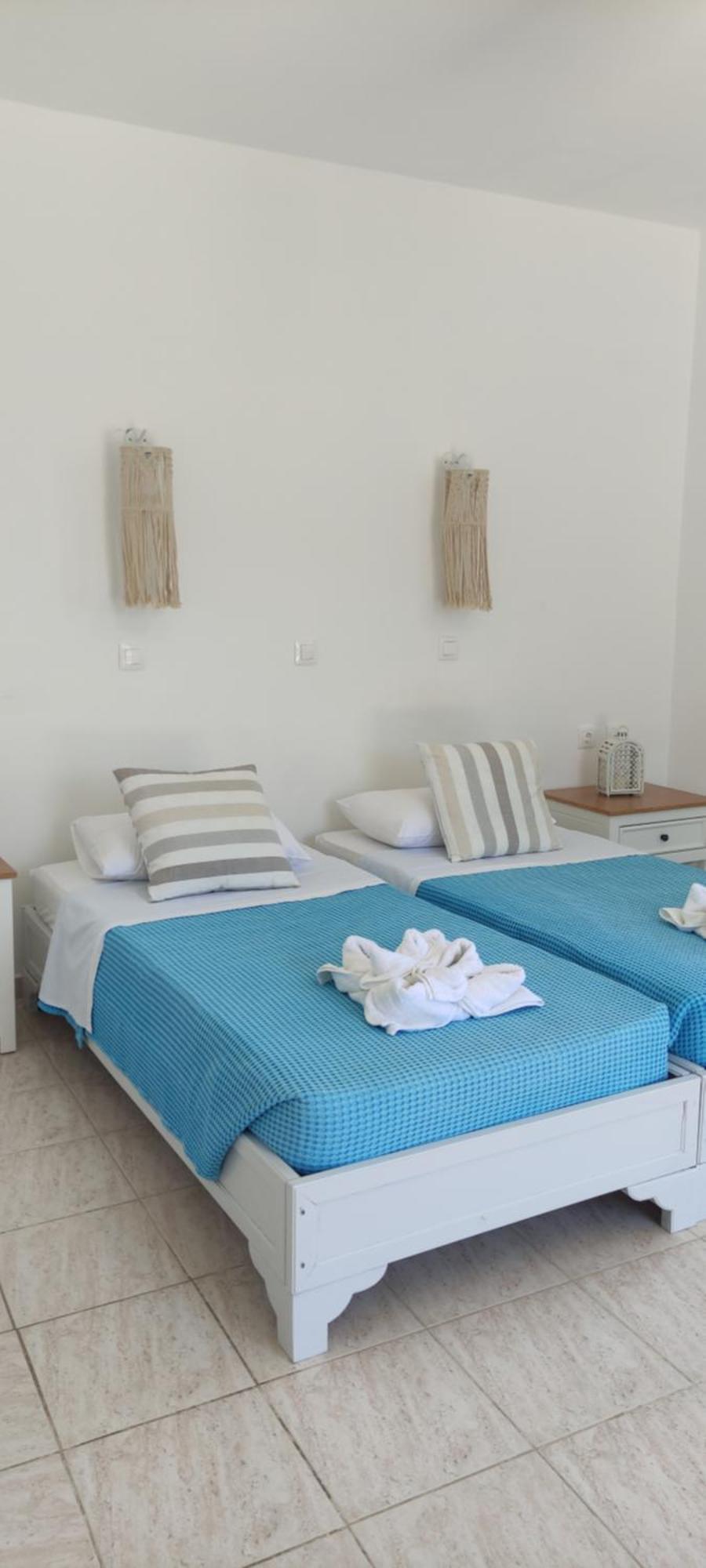 Nikos Studios Livadia  Room photo