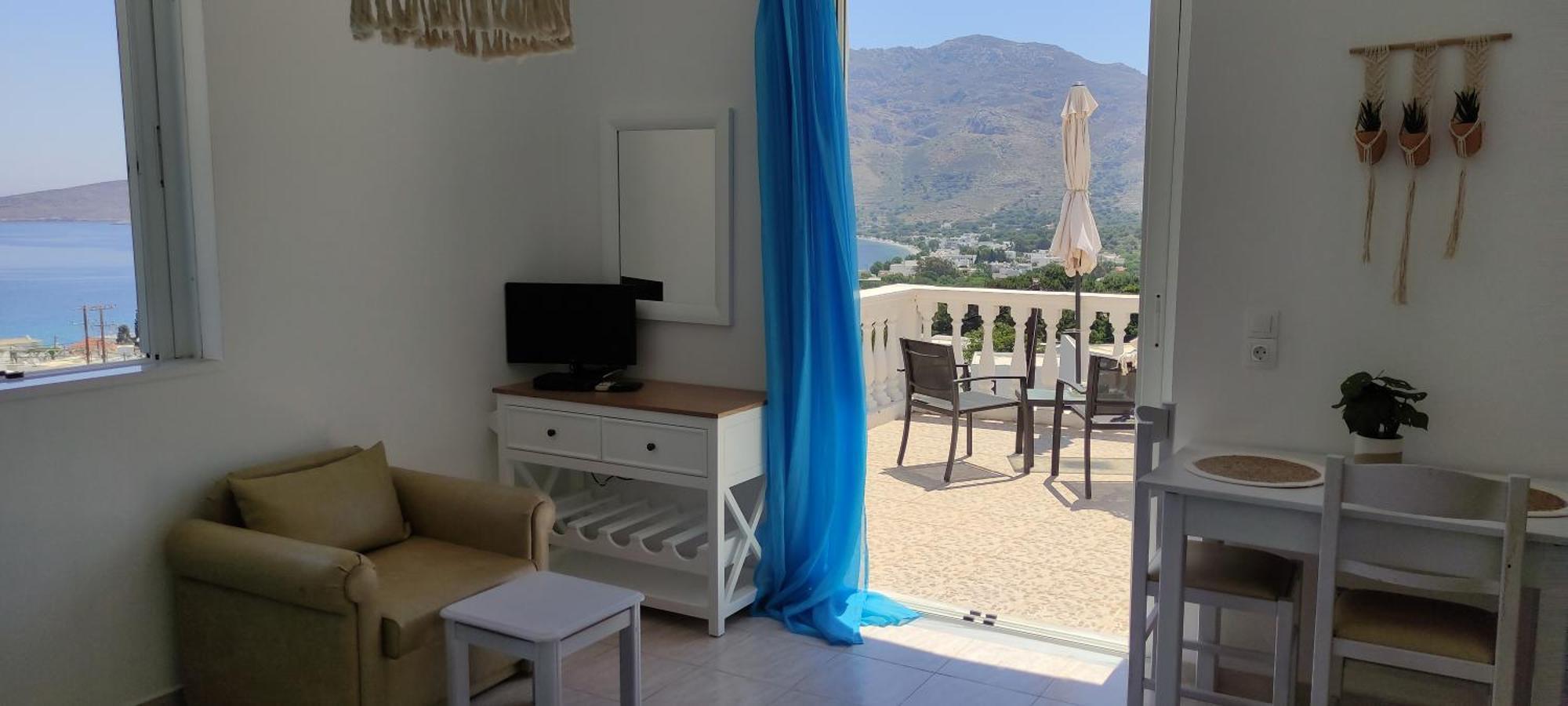 Nikos Studios Livadia  Room photo