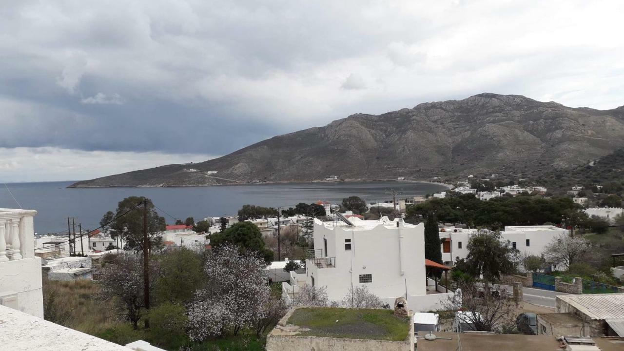 Nikos Studios Livadia  Exterior photo